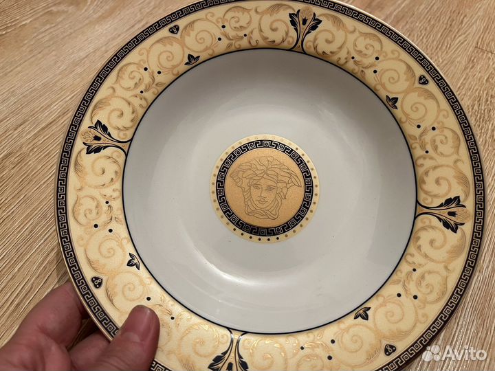 Набор столовой посуды на 12 персон