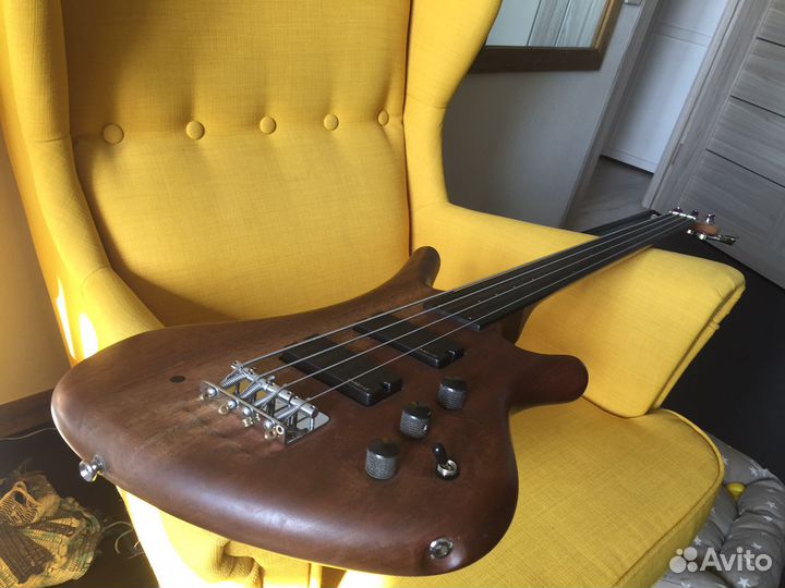 Бас гитара безладовая