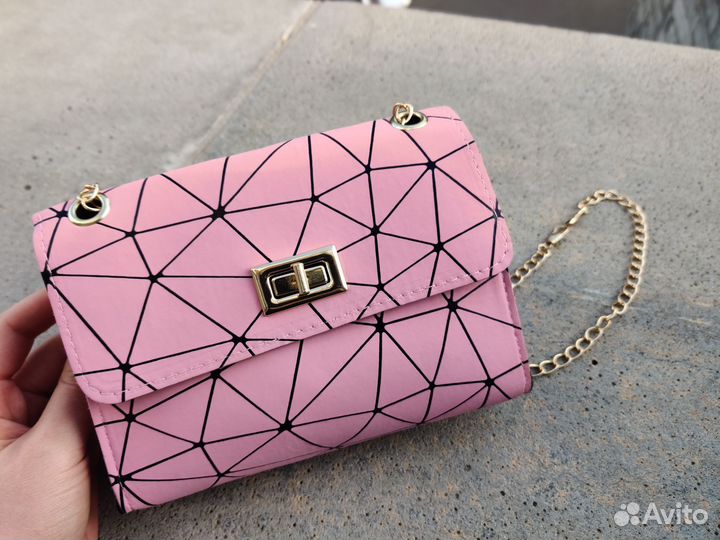 Мини сумка женская белая на цепочке