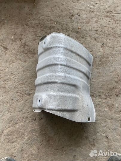 Тепловой экран Toyota Avensis T25 2azfse