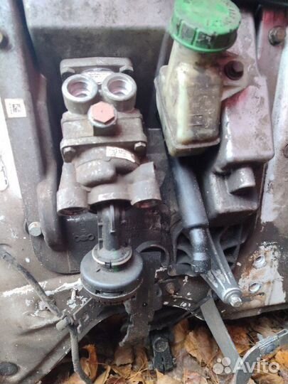 Кран тормозной главный Mercedes-Benz Atego 1022