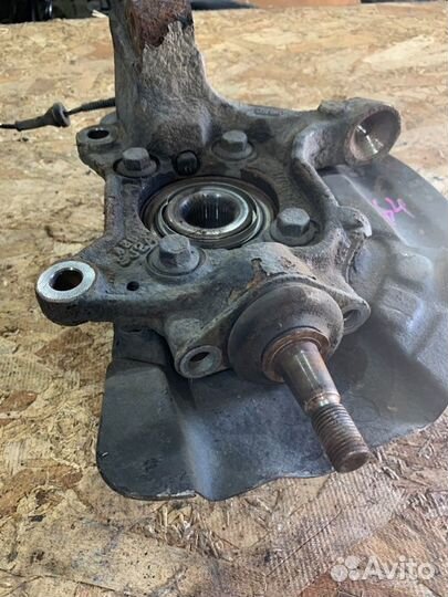 Кулак передний правый Volvo Xc 90 3.2 B6324S