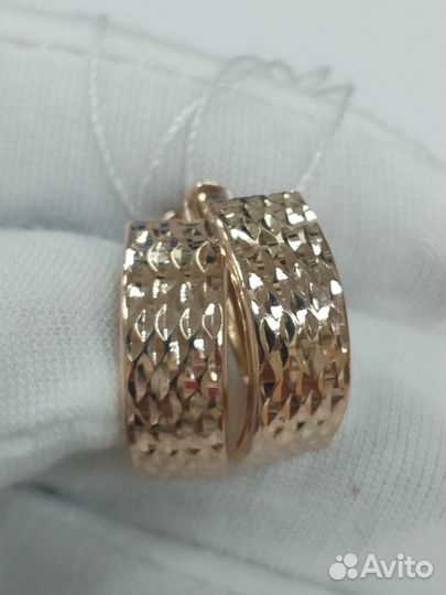 Золотые серьги