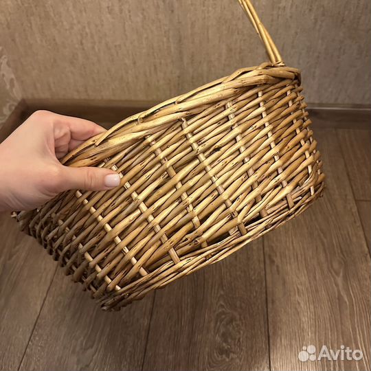 Корзина с ручкой