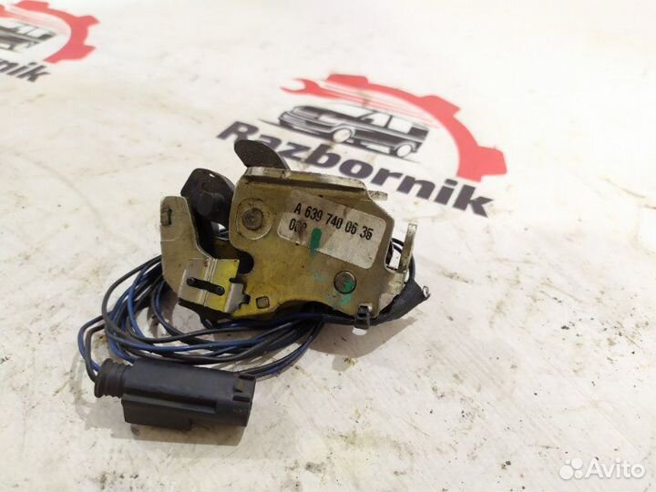 Замок двери багажника Mercedes Vito W639 2.1D 2009