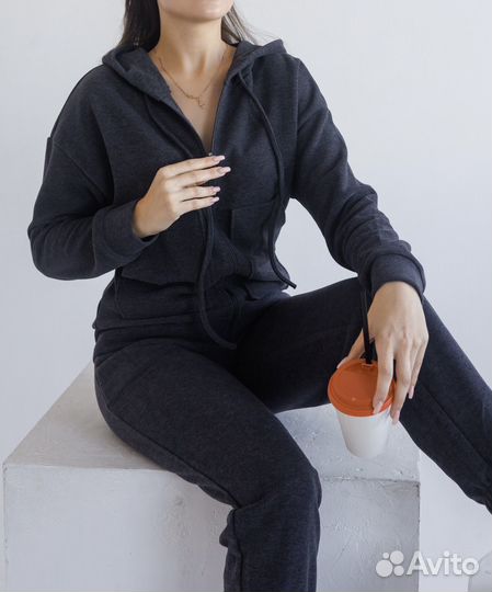 Спортивный костюм женский