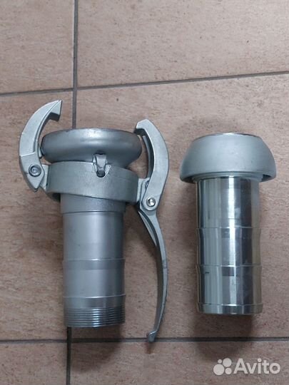 Правило с уровнем 2м для полусухой стяжки пола