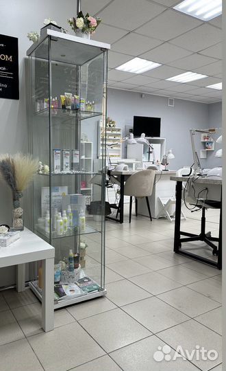 Маникюр,педикюр аппаратный,гель-лак