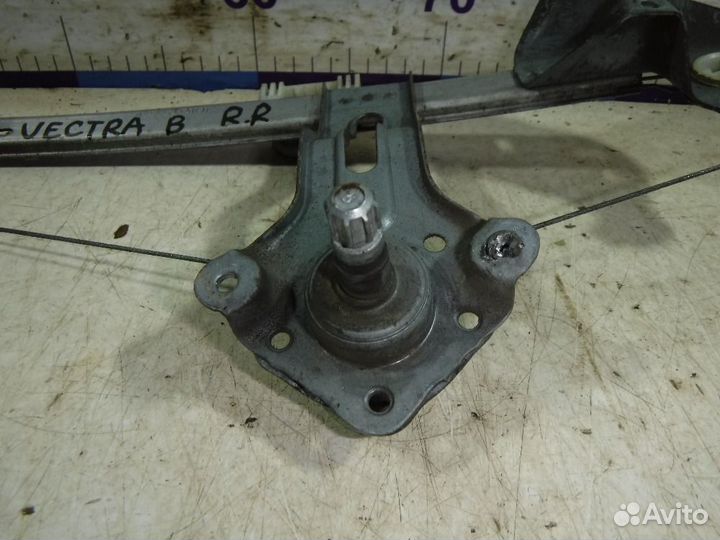 Стеклоподъемник задний правый Opel Vectra B