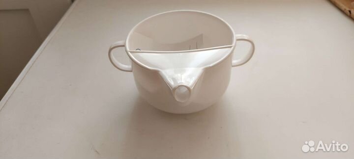 Медицинская утка, поильник для больного