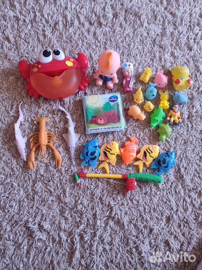 Много развивающих игрушек 0+