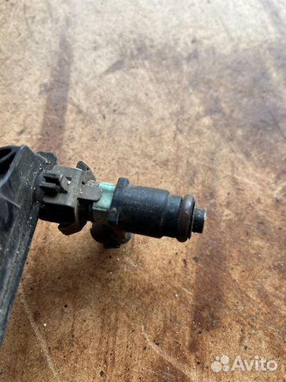 Форсунка топливная Skoda Рапид седан 1.6 2018