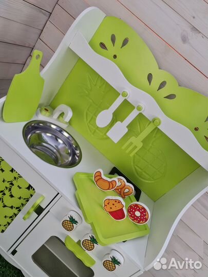 Деревянная кухня игровая 
