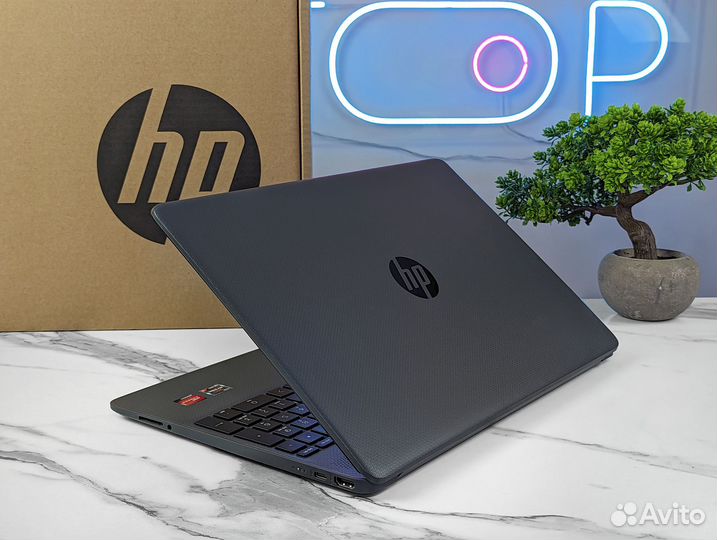 HP Laptop 15,6” R3-4300U 16GB 512SSD IPS