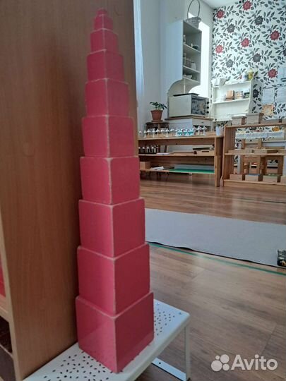 Розовая башня дерево