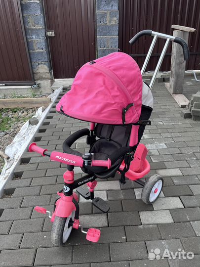 Детский велосипед с ручкой