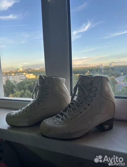 Фигурные коньки Risport 255