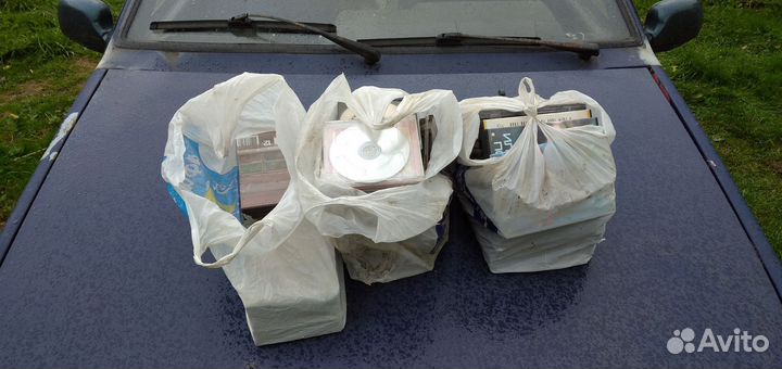 Три пакета дисков. Фильмы, музыка, игры