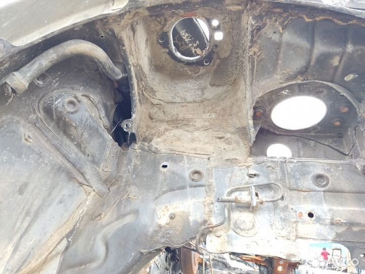 Лонжерон передний правый Renault Scenic 2003 2009