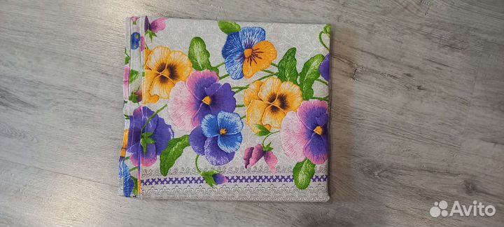 Льняная скатерть новая в клетку