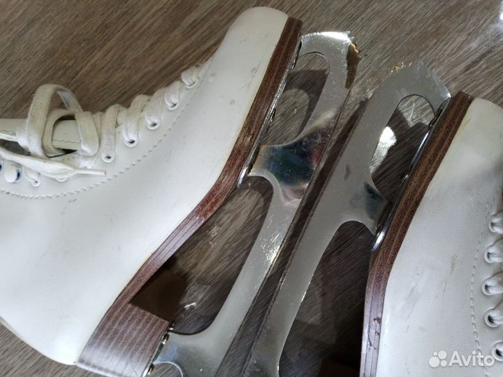 Коньки фигурные