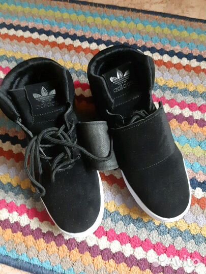 Кроссовки новые