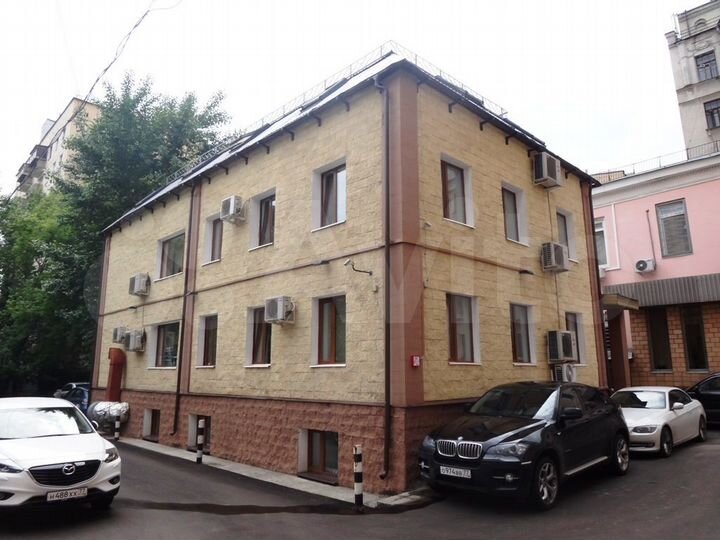 Презентабельное здание на продажу, 600 м²