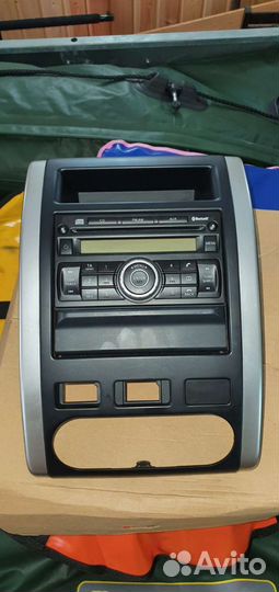 Магнитола с рамкой на Nissan X-trail T-31