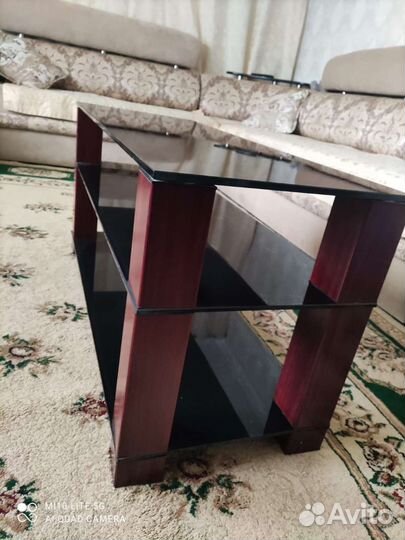 Стеклянная тумба