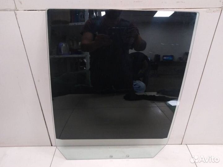 Стекло двери задней левой Suzuki Grand Vitara 1998