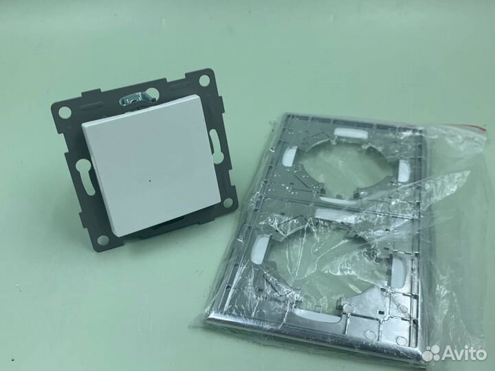 23918 Настенный переключатель