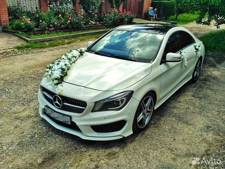 Свадебное украшение на машину