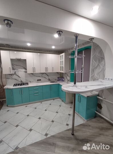 Кухонный гарнитур с барной стойкой на заказ