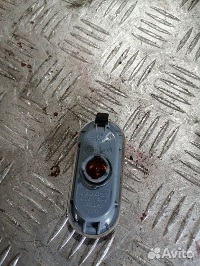 Поворотник в крыле Volkswagen Polo 614 cfna