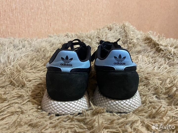 Кроссовки adidas forest grove