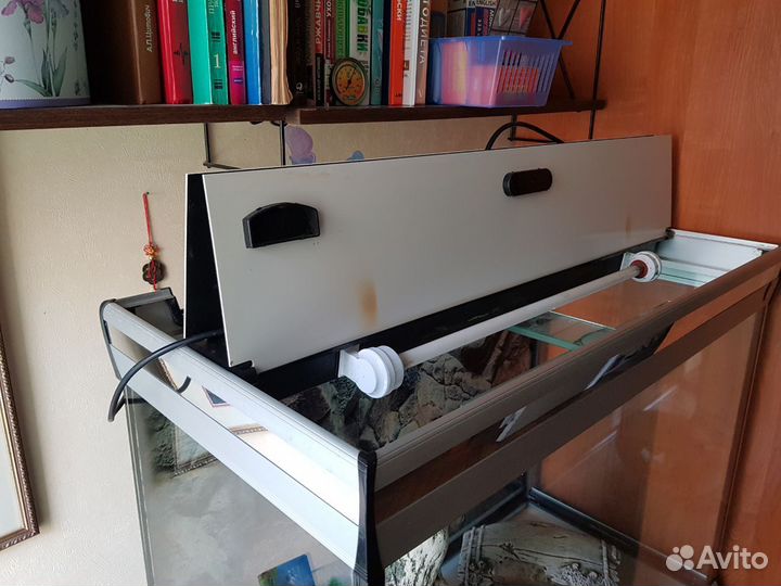 Продам б/у аквариум Anubias D-850F (190л) с тумбой