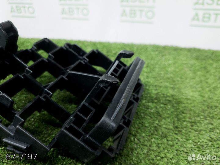 Кронштейн разъёмов Audi A6 C6