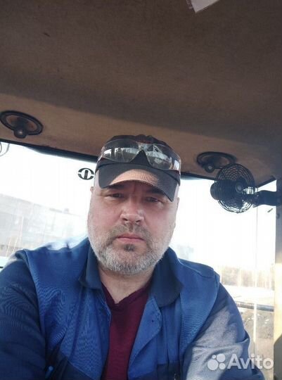 Машинист фронтального погрузчика