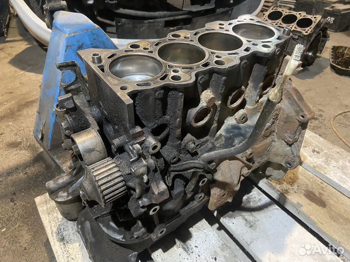 Низ двигателя шорт блок мицубиси 4g94 GDI