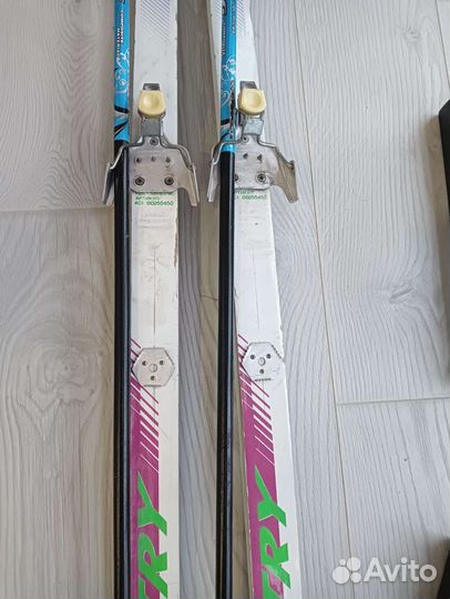 Лыжи беговые пластиковые и палки