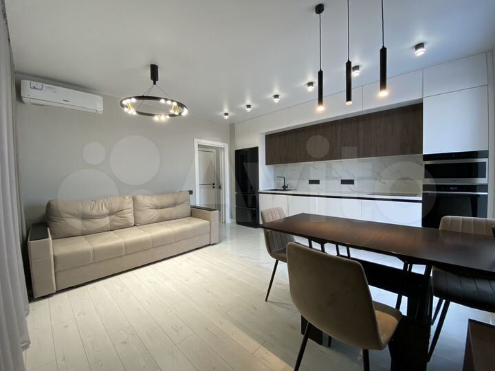 2-к. квартира, 64 м², 21/23 эт.