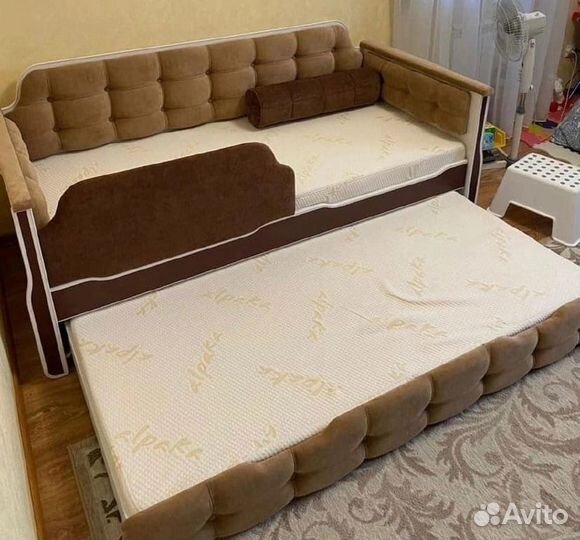 Выдвижная двухярусная кровать с мягкими бортиками