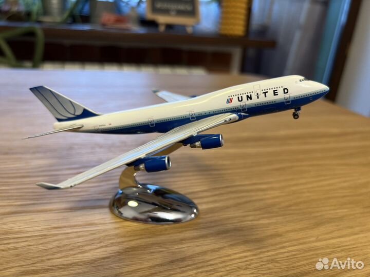 Модель самолета UA B747-400 Gemini Jets 1:400