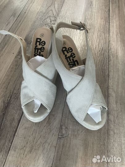 Босоножки женские 38 размер