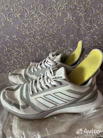 Кроссовки adidas оригинальные