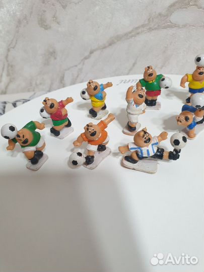 Киндеры 90 х футболисты