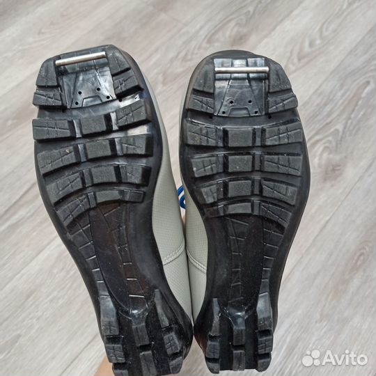 Лыжные ботинки 35