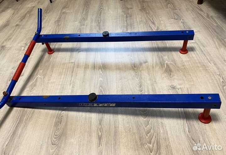 Турник настенный