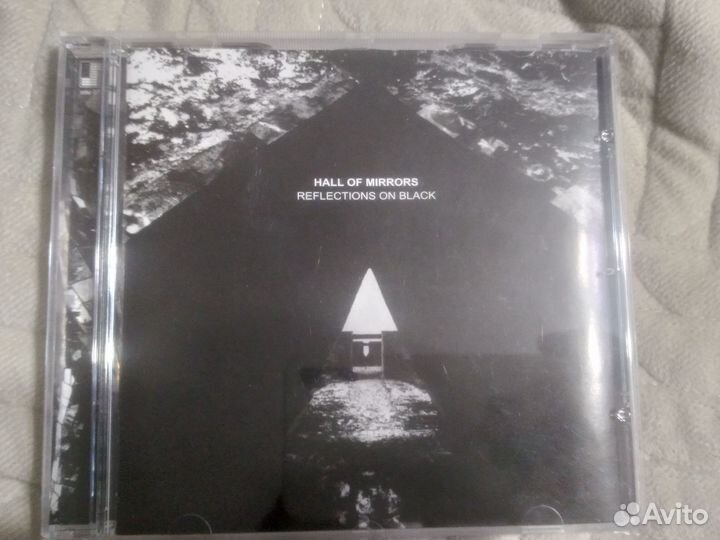Hall Of Mirrors – Reflections On Black (2007)