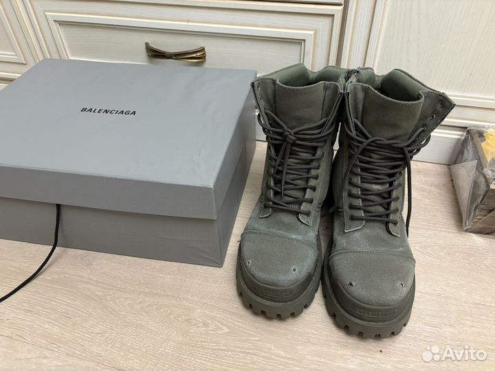 Balenciaga strike canvas boots на руках
